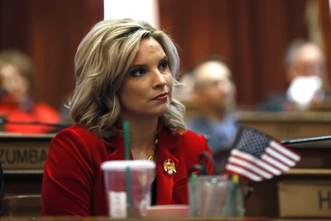 Iowa Republicans face dilemma after commission scrambles congressional map
